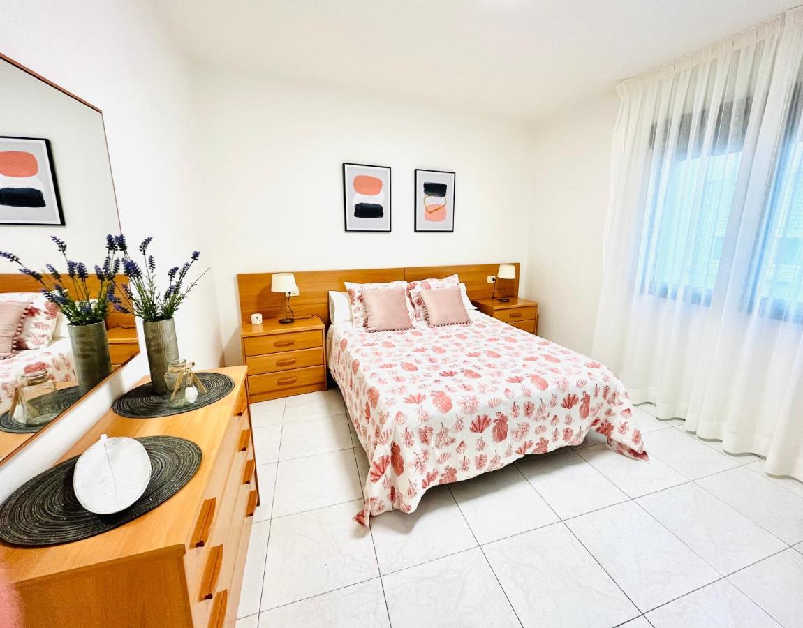 Apartamentos Faro Da Rocha O Grove Eksteriør bilde