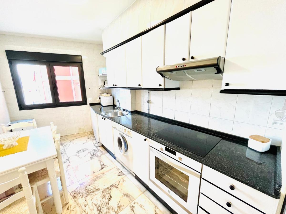 Apartamentos Faro Da Rocha O Grove Eksteriør bilde